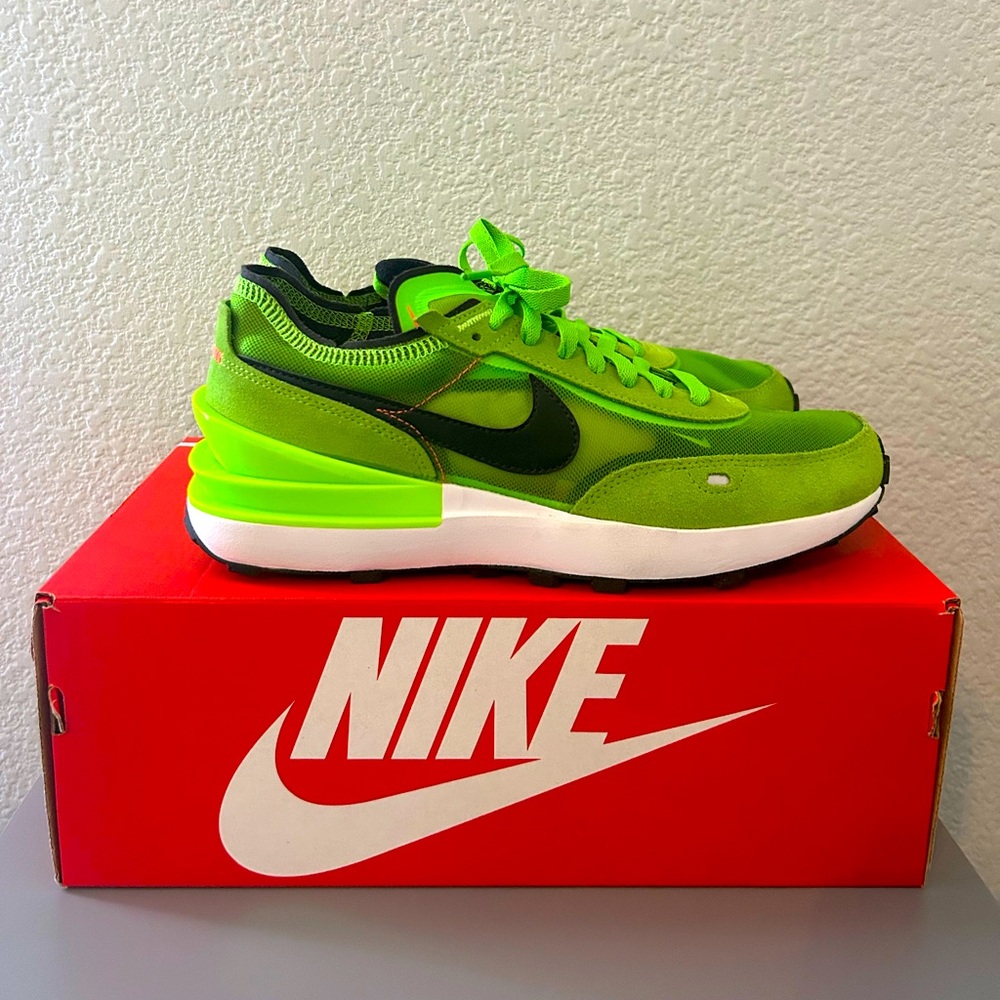 Nike Waffle One
Electric Green/Black